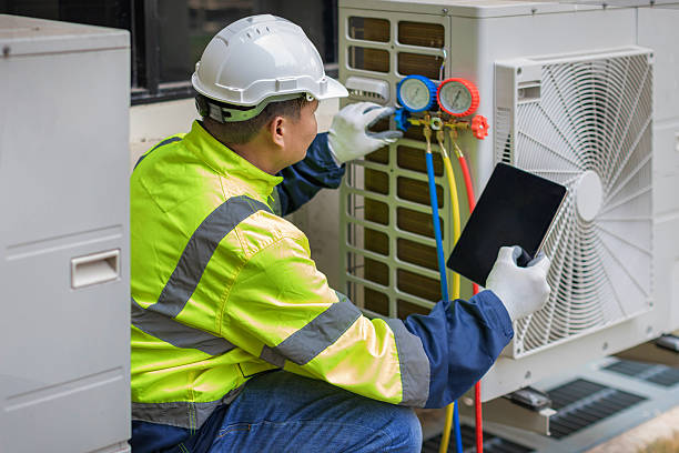Professional Hvac technician working in Edwards, IL